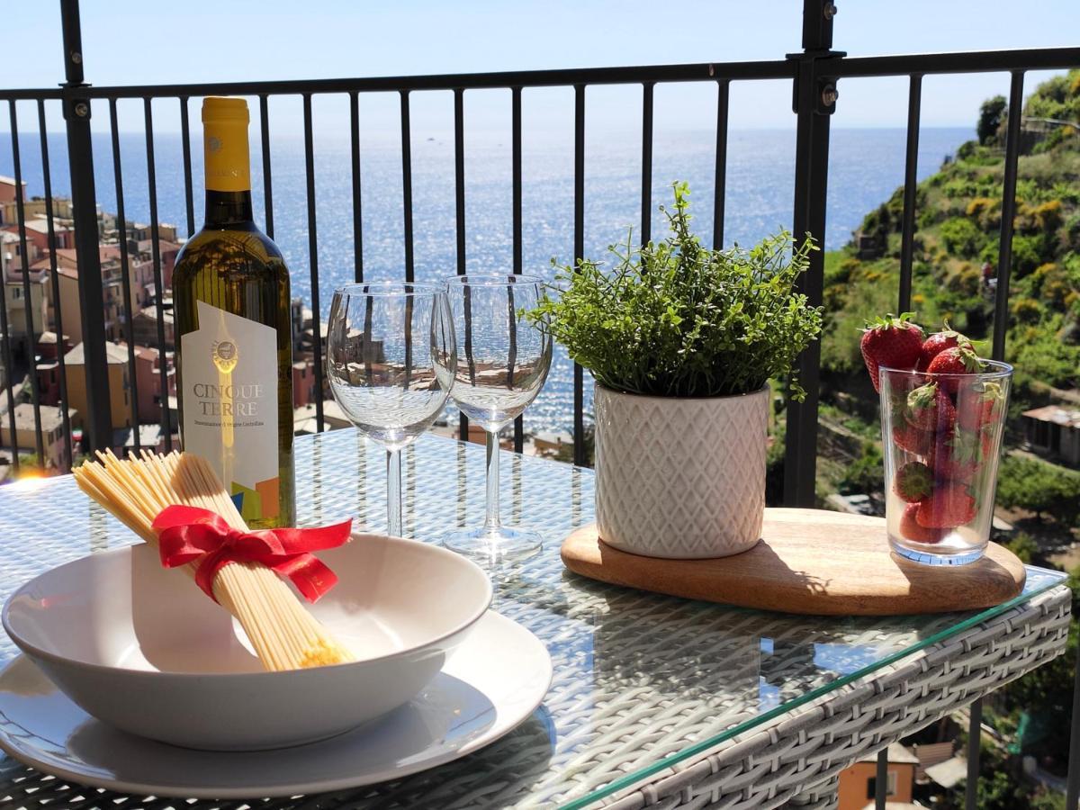 L' Attico Giallo Oro Di Giulia Manarola Luaran gambar