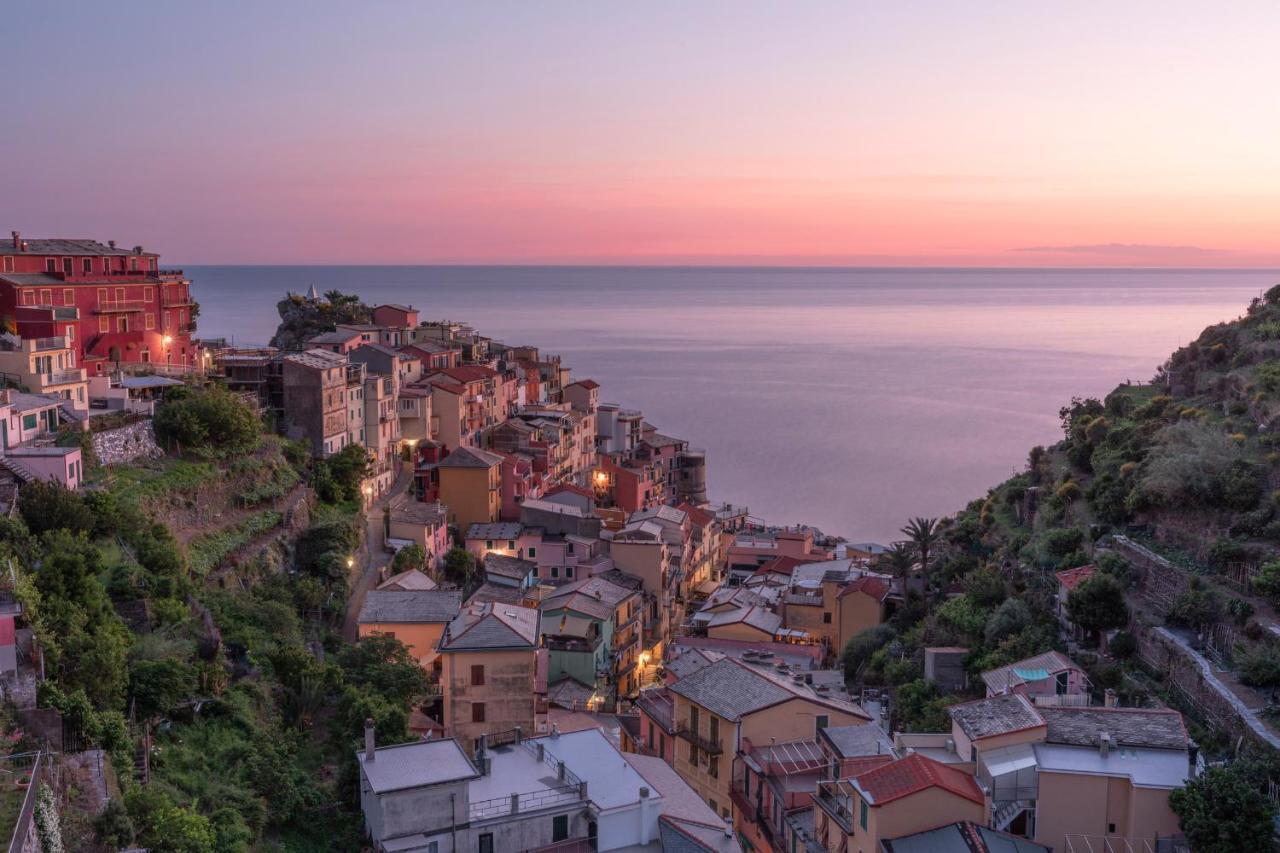 L' Attico Giallo Oro Di Giulia Manarola Luaran gambar