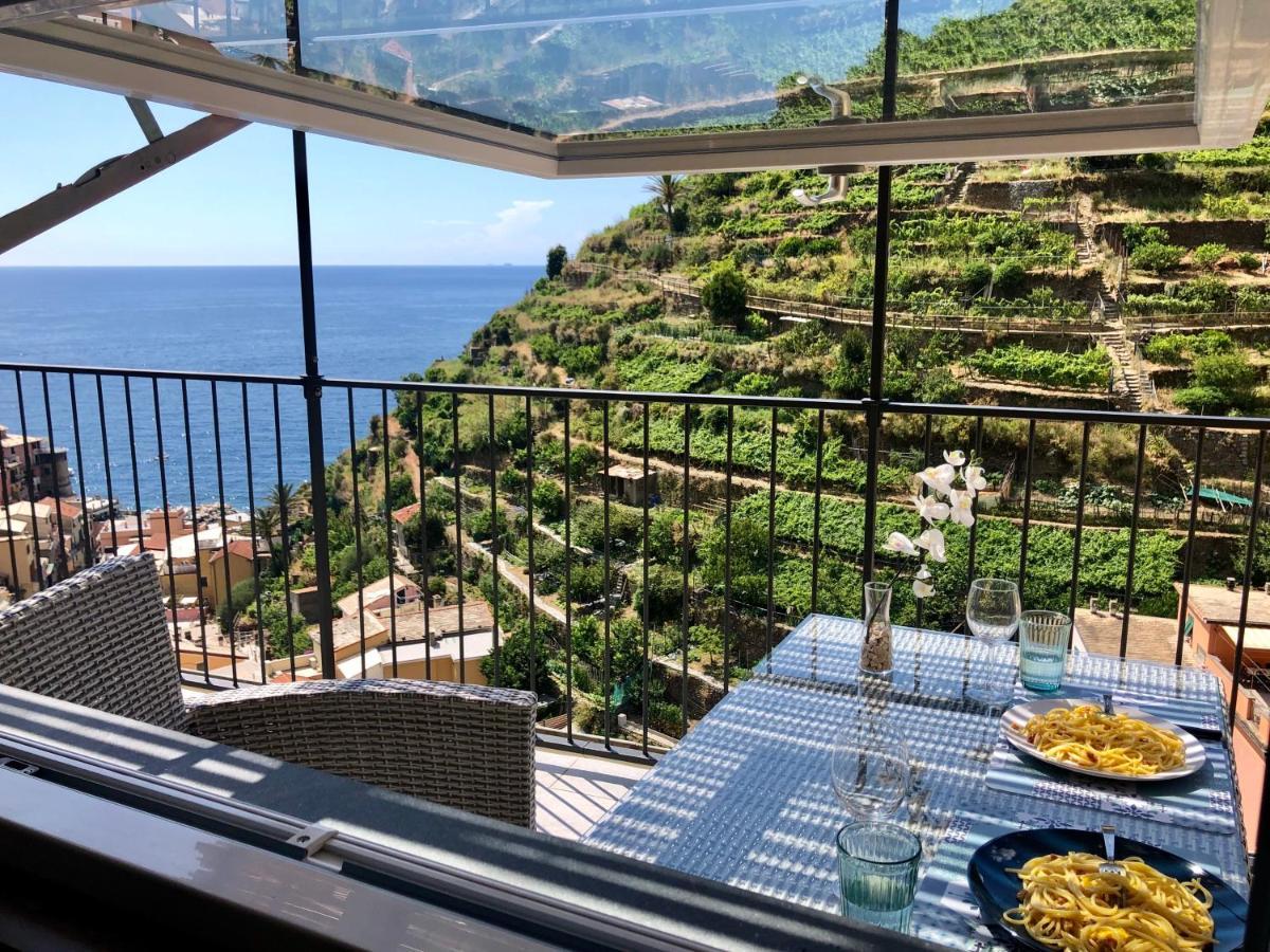 L' Attico Giallo Oro Di Giulia Manarola Luaran gambar