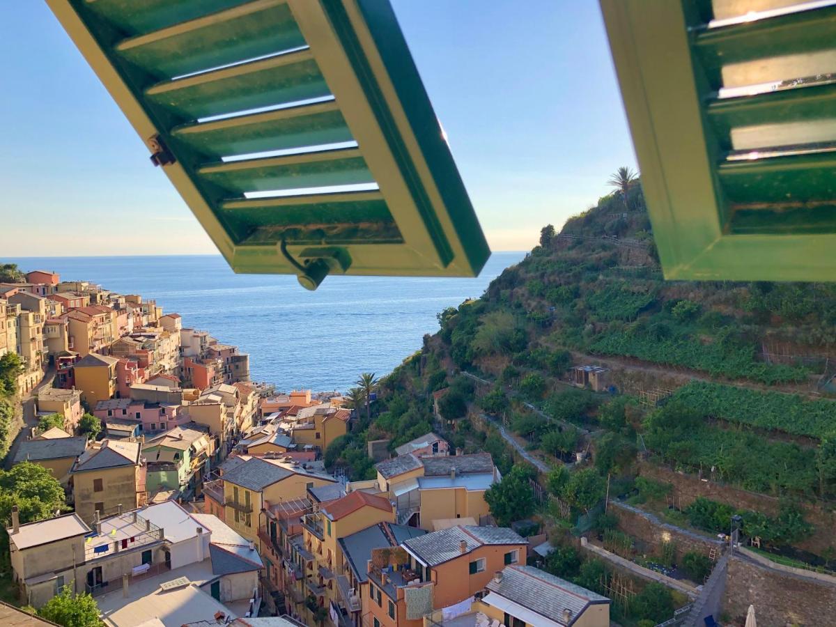 L' Attico Giallo Oro Di Giulia Manarola Luaran gambar