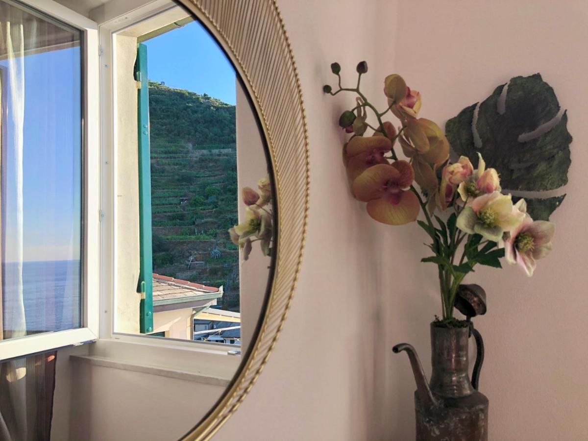 L' Attico Giallo Oro Di Giulia Manarola Luaran gambar